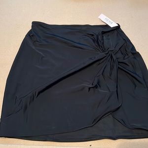 VICTORIA'S SECRET SWIM
Mini Sarong Cover-Up